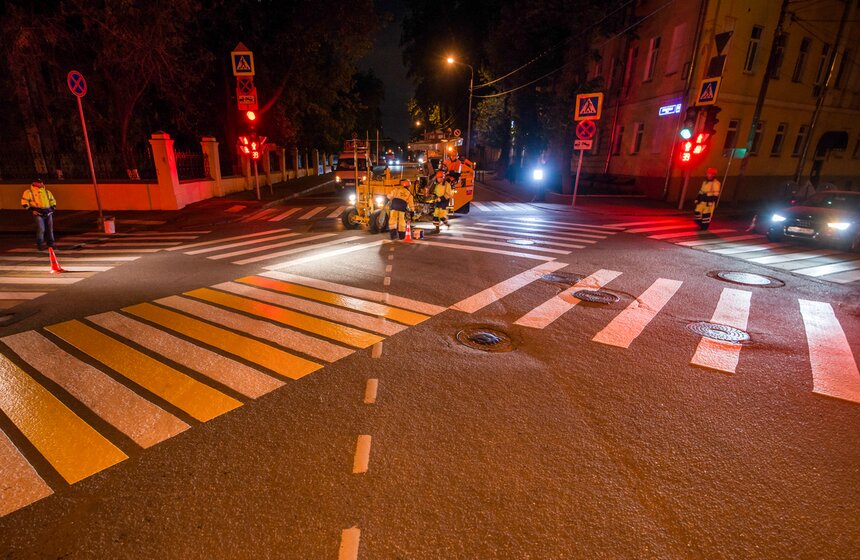 Как рисуют диагональные "зебры" в Москве. Фото 19 фото