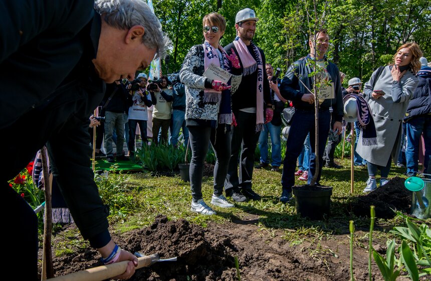 Посадка вишневого сада в рамках фестиваля искусств. Фото 29 фото