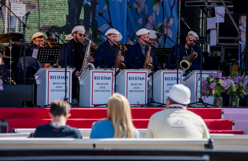 Посадка вишневого сада в рамках фестиваля искусств. Фото 46 фото