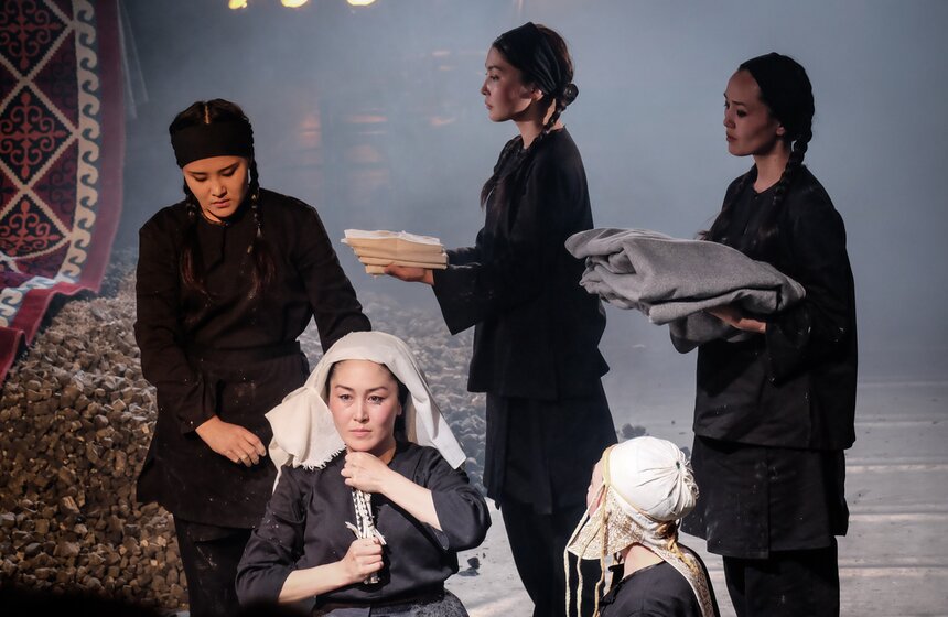 "Демона" показали на Малой сцене Театра Наций 11 фото