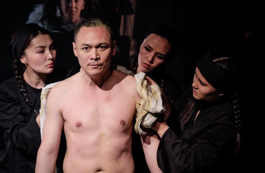 "Демона" показали на Малой сцене Театра Наций 4 фото