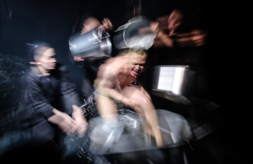 "Демона" показали на Малой сцене Театра Наций 3 фото