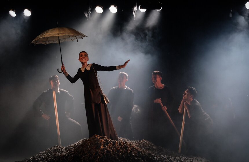 "Демона" показали на Малой сцене Театра Наций 6 фото