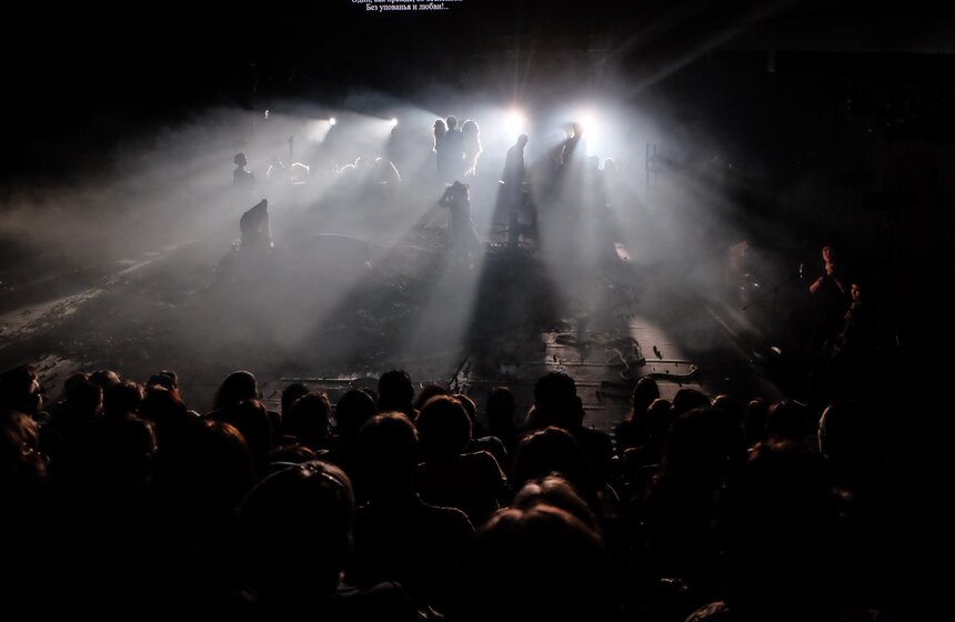 "Демона" показали на Малой сцене Театра Наций 36 фото