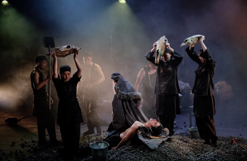 "Демона" показали на Малой сцене Театра Наций 19 фото