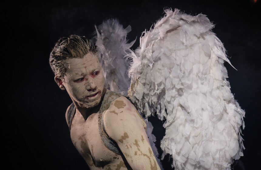 "Демона" показали на Малой сцене Театра Наций 30 фото