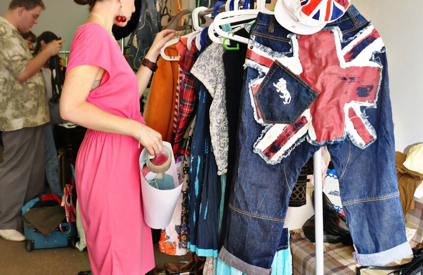 В FreeLabs проходит аукцион секонд-хэнда и винтажных вещей 14 фото