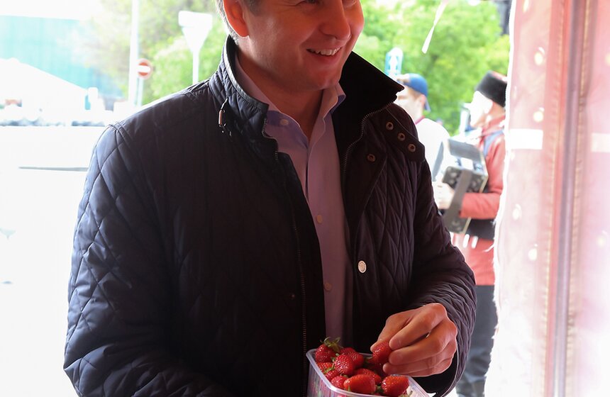 Сезон клубники открылся в Москве. Фото 26 фото