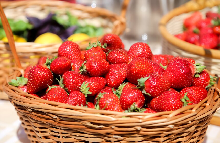 Сезон клубники открылся в Москве. Фото 16 фото