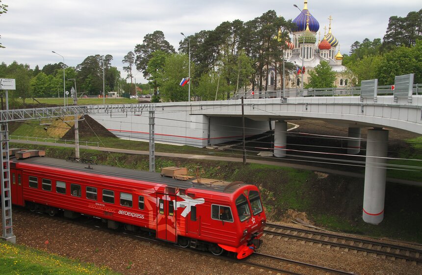 Собянин открыл железнодорожный путепровод в Переделкине. Фото 7 фото