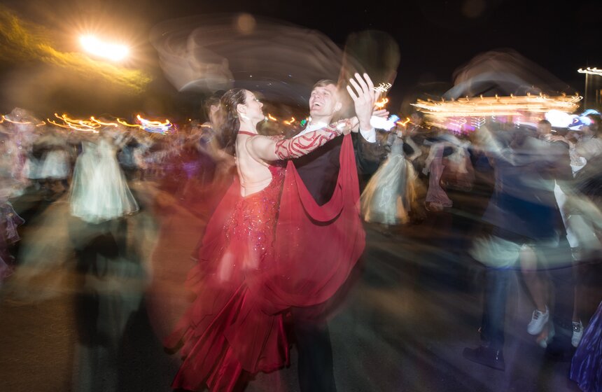 "Московский выпускной" отметили школьники в ночь с 23 на 24 июня 33 фото