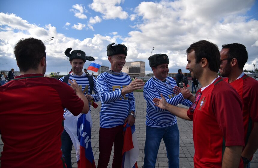 Болельщики на матче Россия – Португалия. Фото 11 фото
