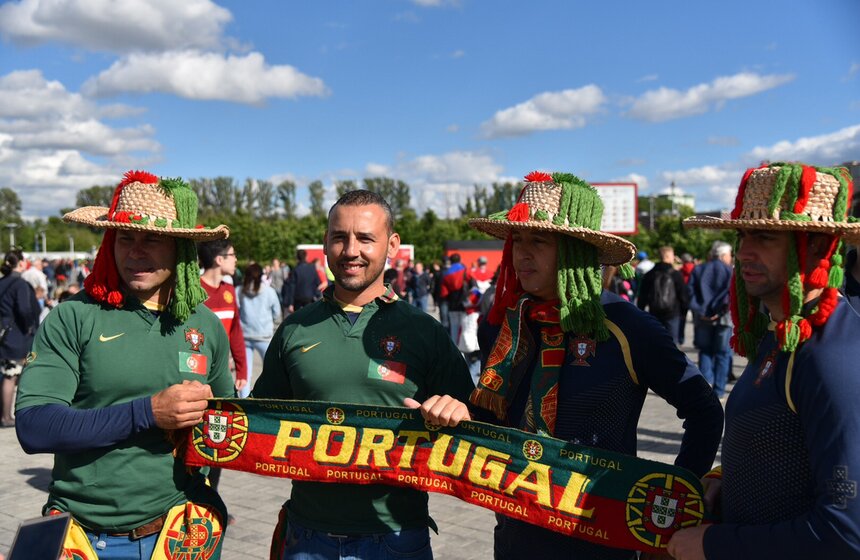 Болельщики на матче Россия – Португалия. Фото 16 фото