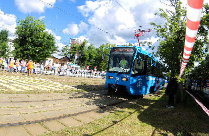 Лучшего водителя трамвая выбрали в столице 15 фото