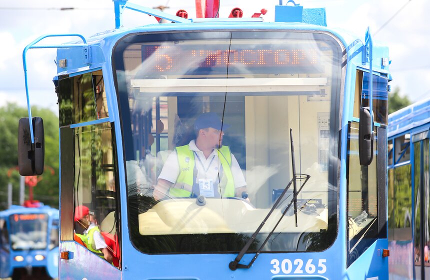 Лучшего водителя трамвая выбрали в столице 19 фото
