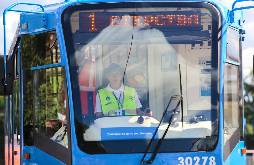 Лучшего водителя трамвая выбрали в столице 10 фото