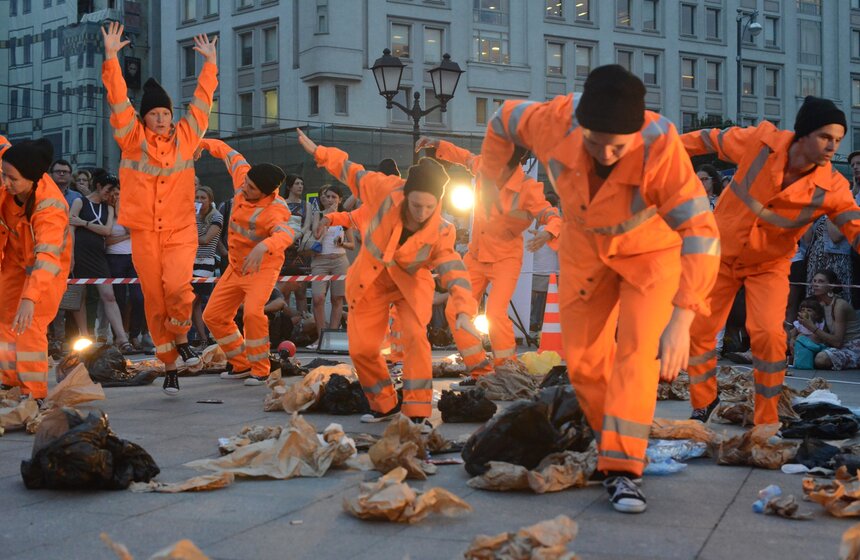 В Москве показали спектакли уличного театра 8 фото
