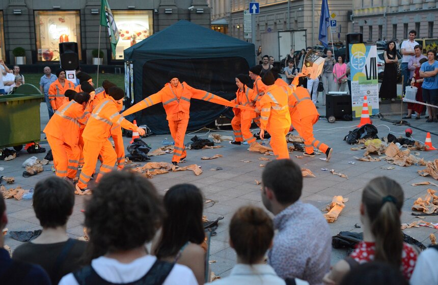 В Москве показали спектакли уличного театра 17 фото