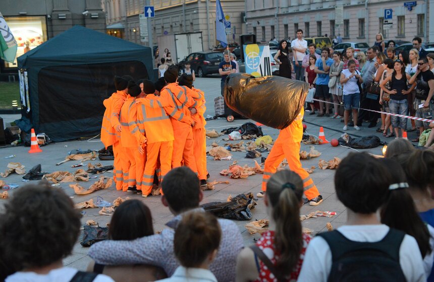 В Москве показали спектакли уличного театра 15 фото