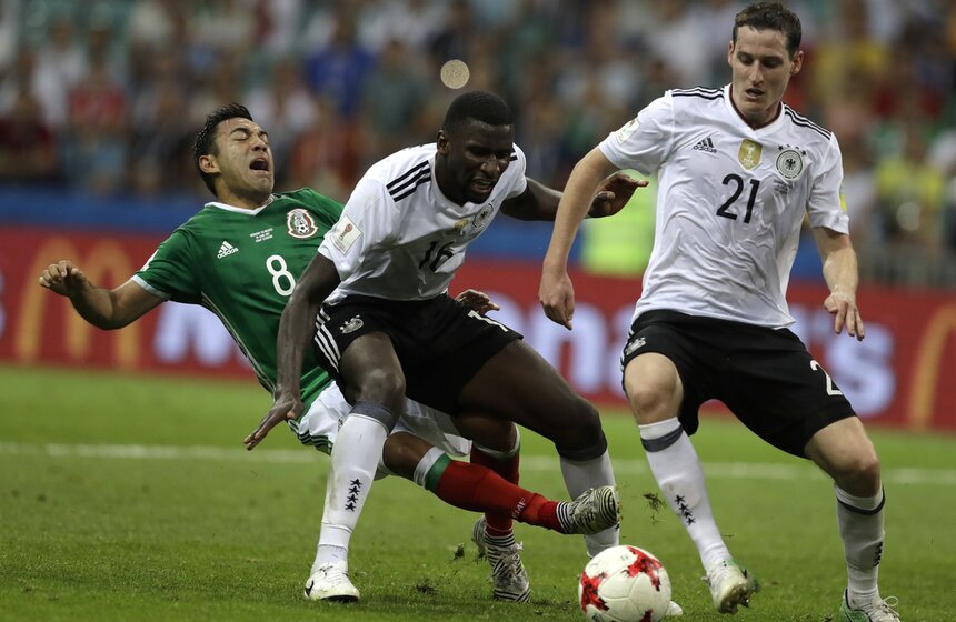 Фото: AP/Thanassis Stavrakis