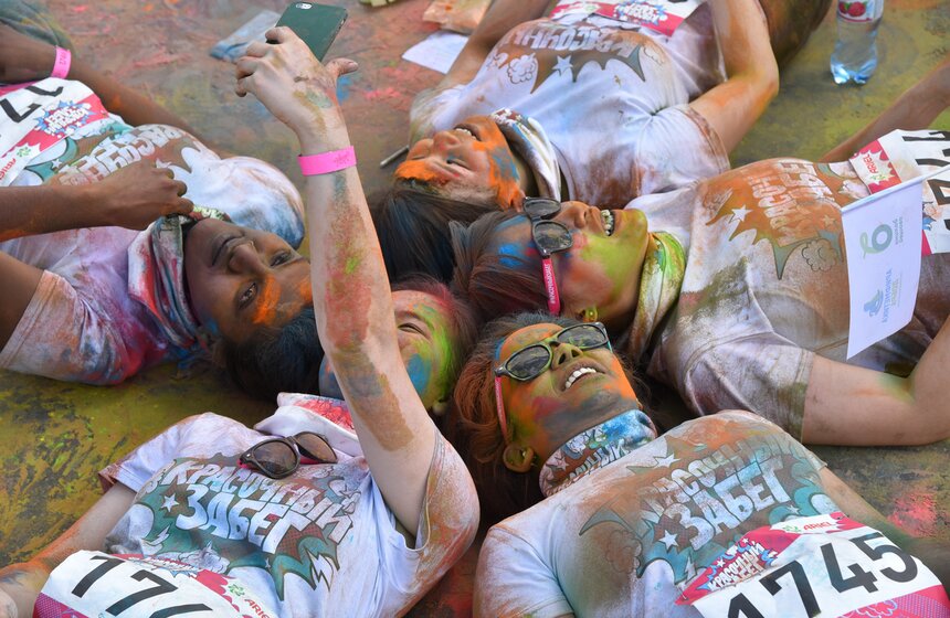 Красочный забег в "Лужниках". Фото 41 фото