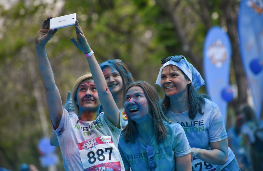 Красочный забег в "Лужниках". Фото 33 фото