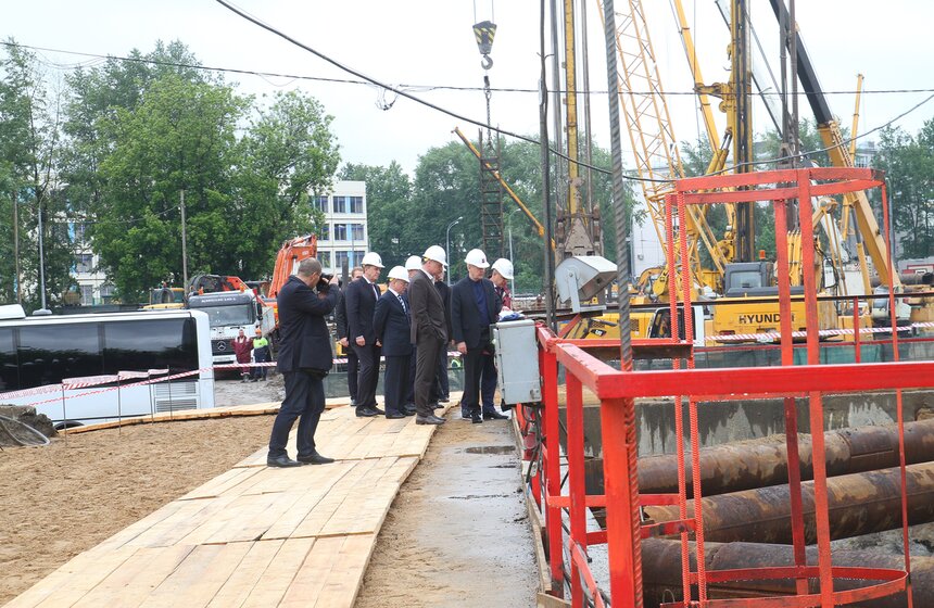 Мэр осмотрел участок ТПК от "Рубцовской" до "Авиамоторной" 8 фото