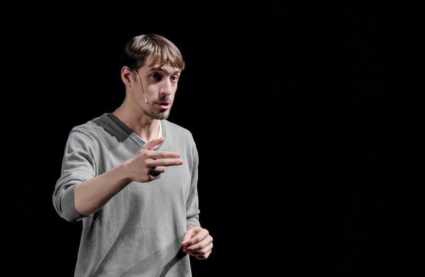 Спектакль "Топливо" прошел в Центре имени Вс. Мейерхольда 9 фото