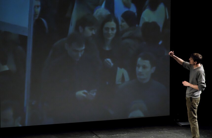 Спектакль "Топливо" прошел в Центре имени Вс. Мейерхольда 12 фото