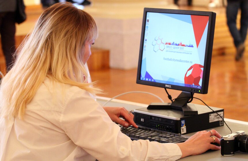 Как Сергей Собянин посетил пресс-центр Кубка конфедераций 17 фото