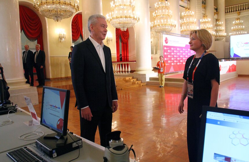 Как Сергей Собянин посетил пресс-центр Кубка конфедераций 15 фото