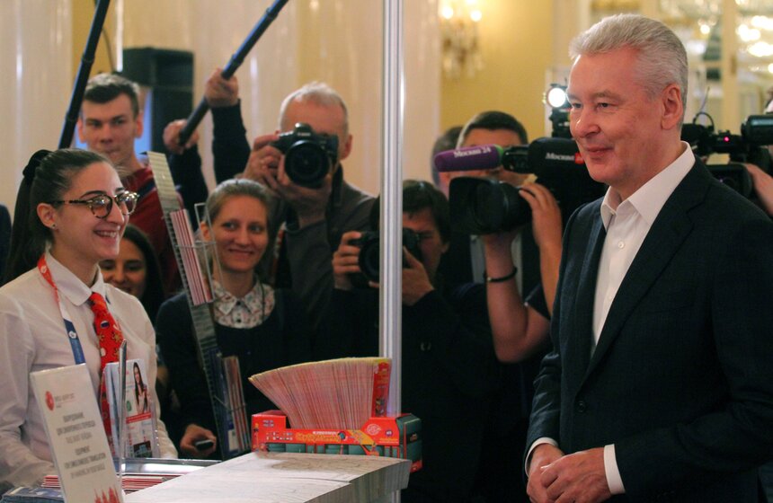 Как Сергей Собянин посетил пресс-центр Кубка конфедераций 16 фото