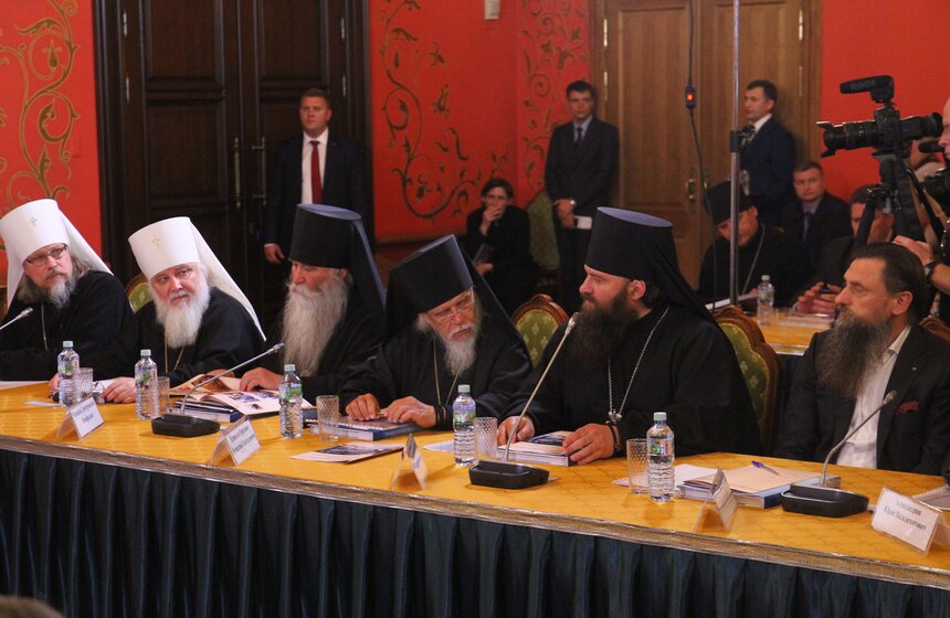 Собянин встретился с патриархом Кириллом 18 фото