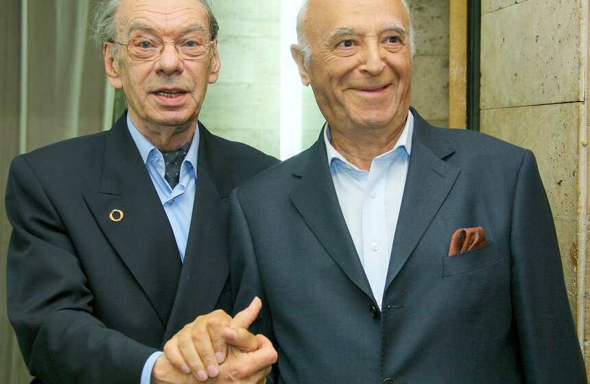 Российской академии киноискусств, актер Алексей Баталов и актер Владимир Этуш на вечере в рамках кинофестиваля «Московская премьера 2007». Фото: ТАСС/Евгений Рухмалев