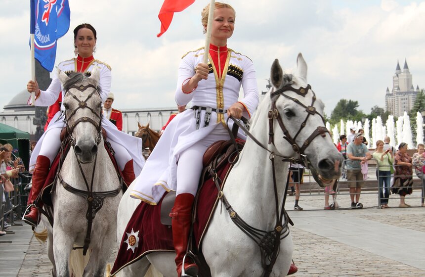 Кремлевская школа верховой езды выступила на Поклонной горе 7 фото