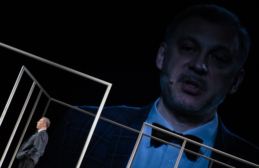 Спектакль "Мужья и жены" по фильму Вуди Аллена в МХТ 25 фото