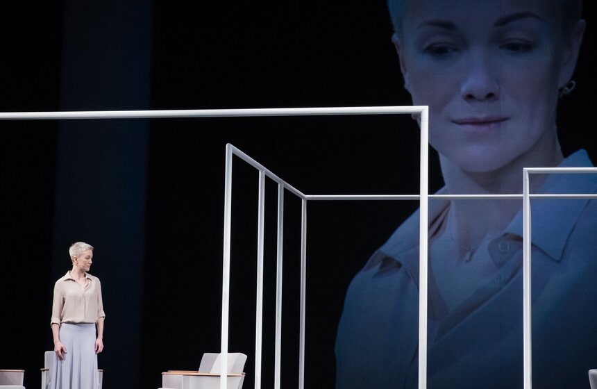 Спектакль "Мужья и жены" по фильму Вуди Аллена в МХТ 27 фото