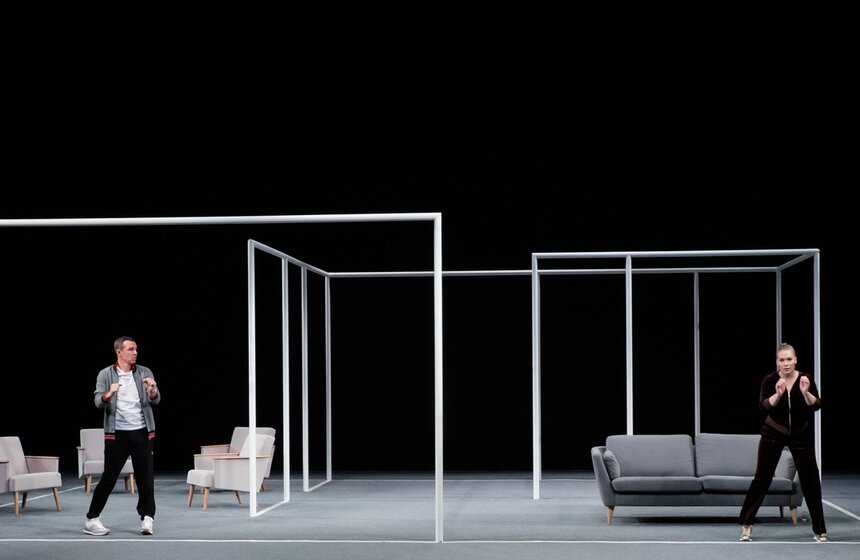 Спектакль "Мужья и жены" по фильму Вуди Аллена в МХТ 12 фото