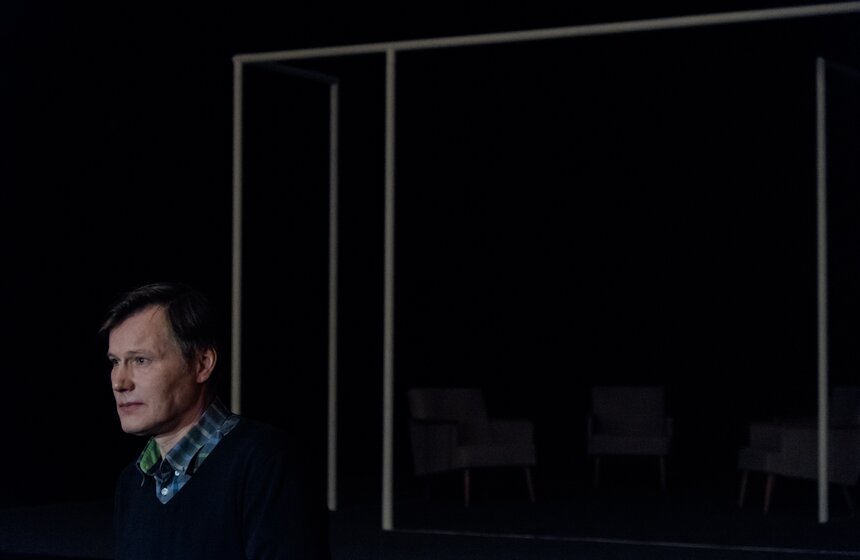 Спектакль "Мужья и жены" по фильму Вуди Аллена в МХТ 46 фото