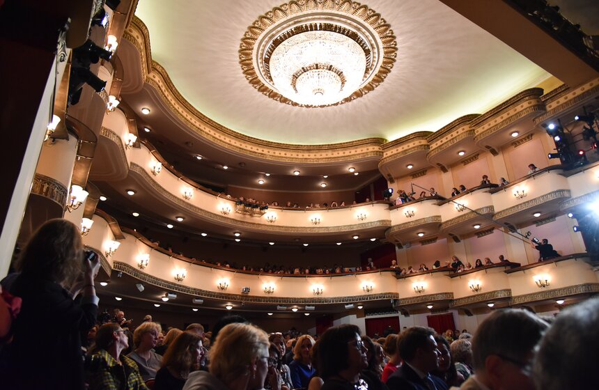 Награды присуждались в номинациях "Лучший спектакль", "Лучшая режиссерская работа", "Лучшая сценография", "Лучшая мужская роль", "Лучшая женская роль" за театральный сезон 2016 - 2017