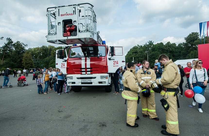 Желающие могли померить форму и сделать фото на память