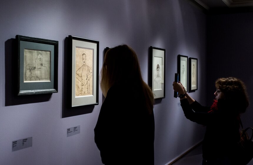 За 100 лет число графических работ Климта в собрании музея Альбертина достигло 170. В музее также хранится 140 рисунков Шиле