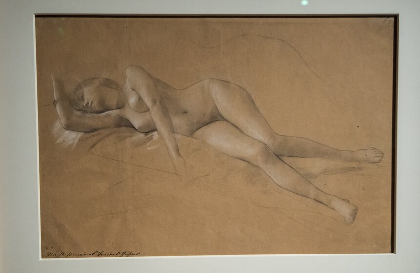 Многие рисунки Климта связаны с его живописными произведениями. При этом в трактовке эротических тем в рисунках мастер пошел дальше, чем в живописи