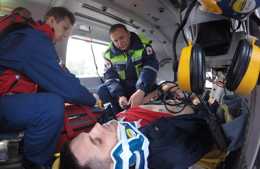 Вертолет оснащен самым современным медицинским оборудованием