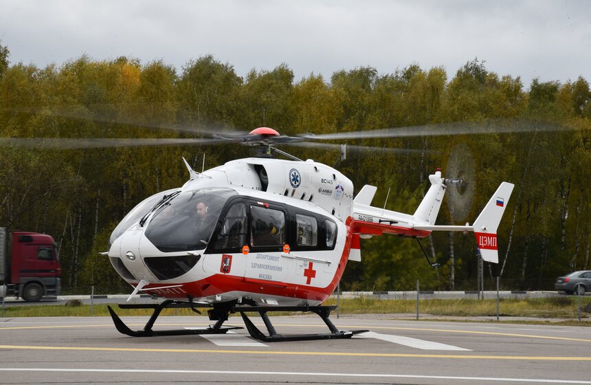 На борт берут всех нуждающихся в экстренной траспортировке в медицинское учреждение