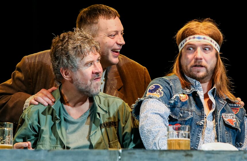 Это история мужчин, решивших поправить свои дела показом стриптиза