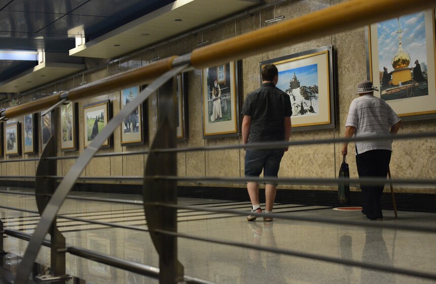 В галерее "Метро" открылась фотовыставка "Два Крещения Руси" 9 фото