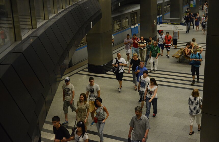 В галерее "Метро" открылась фотовыставка "Два Крещения Руси" 8 фото