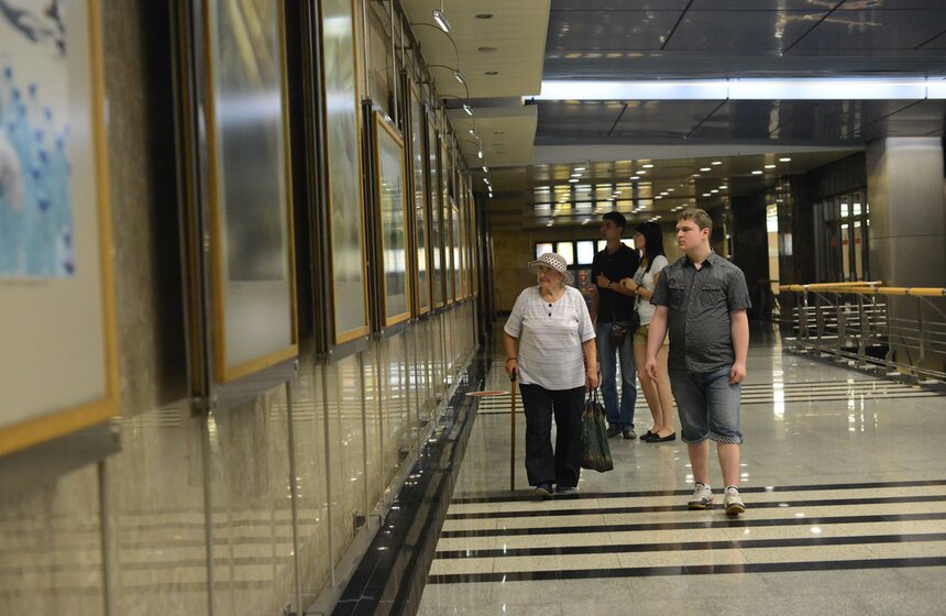 В галерее "Метро" открылась фотовыставка "Два Крещения Руси" 10 фото