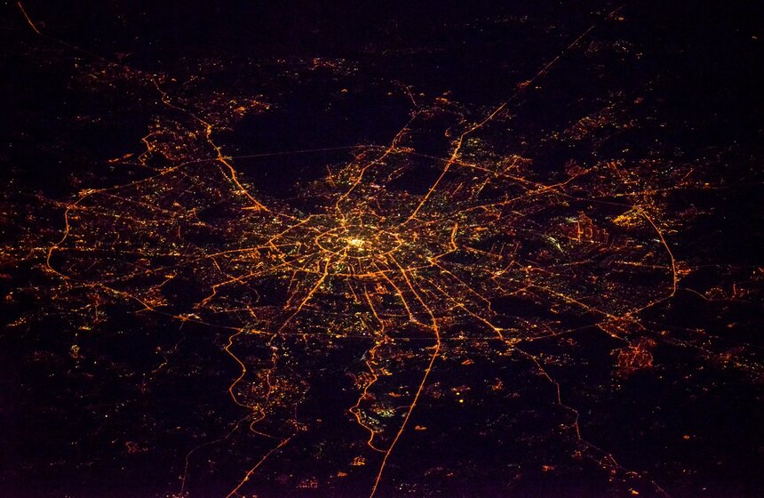 Фото Героя России, летчика-космонавта РФ Олега Артемьева, бортинженера корабля «Союз ТМА-12М», бортинженера МКС-38/39/40 с длительной экспедиции МКС-38/39/40. Старт: 26 марта 2014 года. Посадка: 11 сентября 2014 года. Длительность экспедиции: 169 сут. 05 ч. 06 мин.